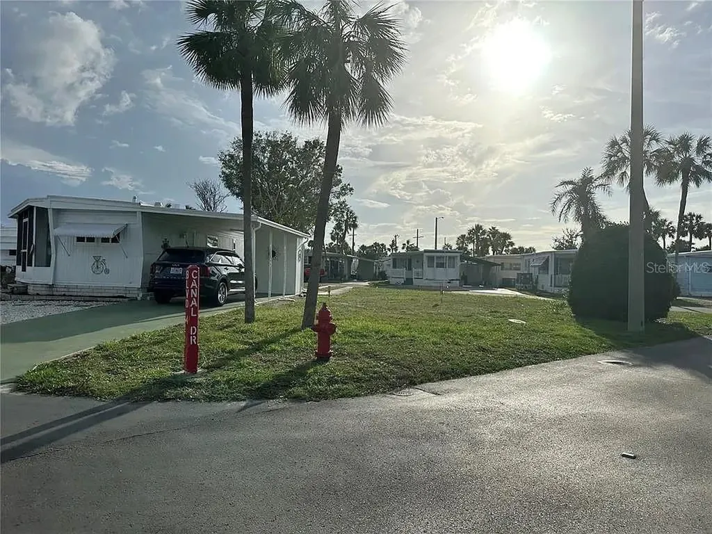 4851 W Gandy Boulevard Tampa FL 33611