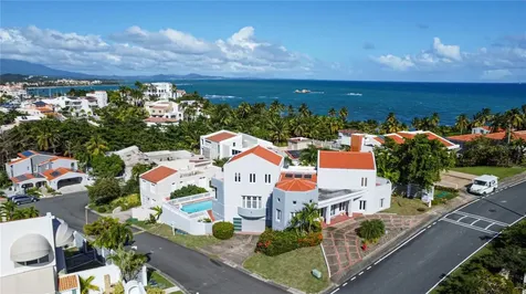 44 Surfside Humacao PR 00791