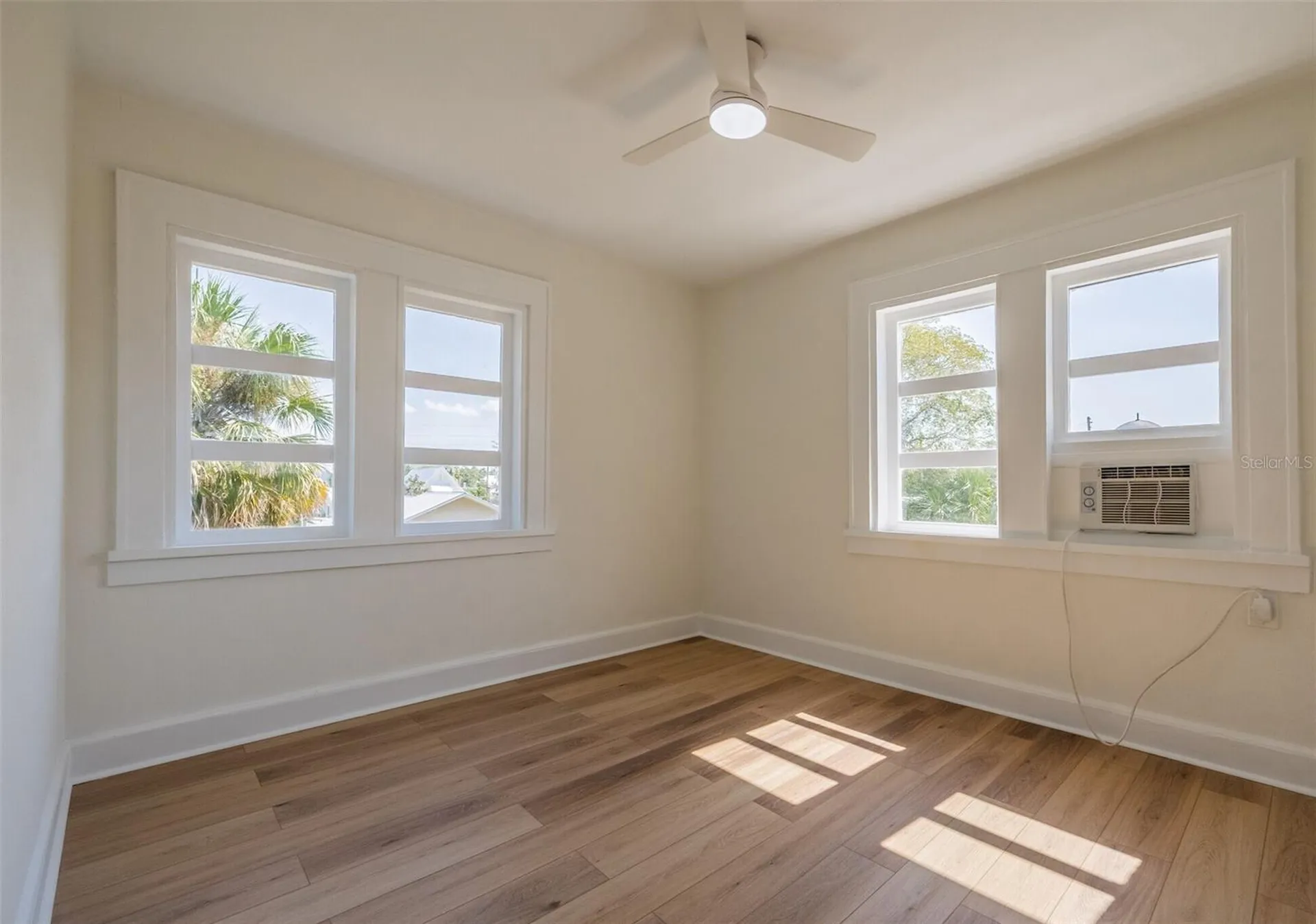 218 N Pinellas Avenue Tarpon Springs FL 34689