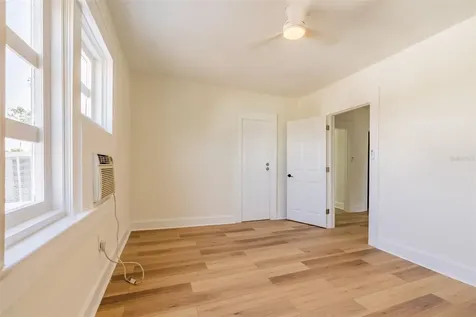 218 N Pinellas Avenue Tarpon Springs FL 34689