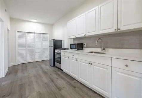 218 N Pinellas Avenue Tarpon Springs FL 34689