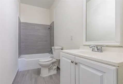 218 N Pinellas Avenue Tarpon Springs FL 34689