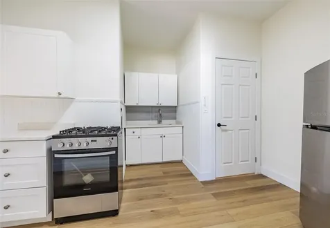 218 N Pinellas Avenue Tarpon Springs FL 34689