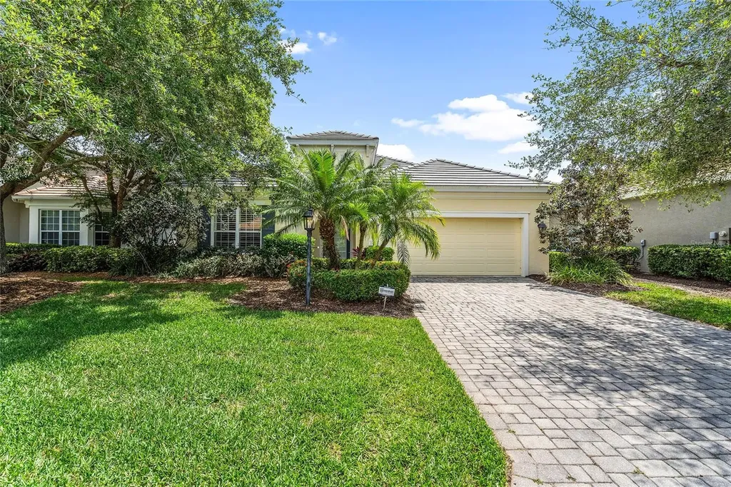 8416 Abingdon Court University Park FL 34201