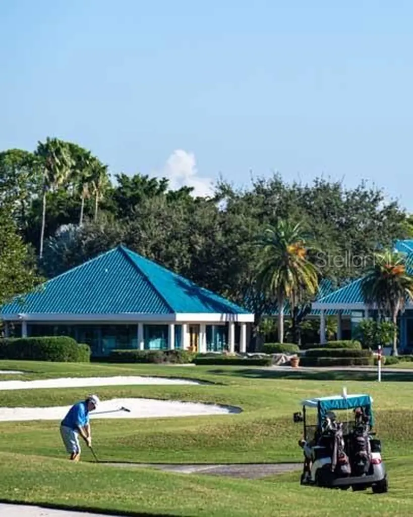8416 Abingdon Court University Park FL 34201