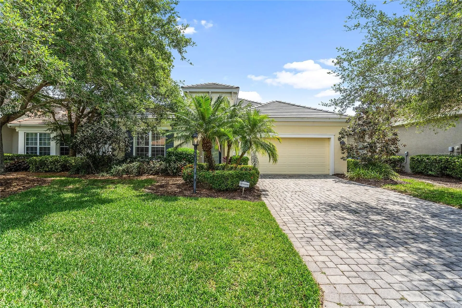 8416 Abingdon Court University Park FL 34201
