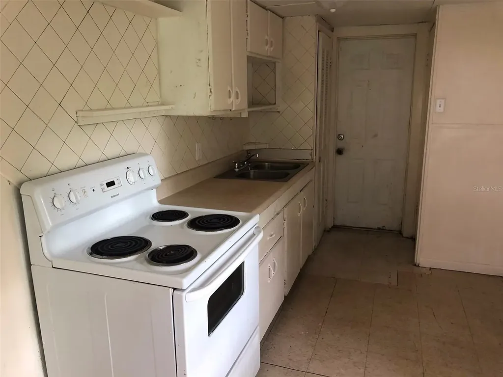 414 1/2 Miami Street Lake Wales FL 33853