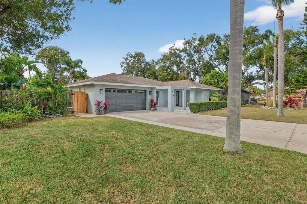 5676 Beneva Woods Circle Sarasota FL 34233