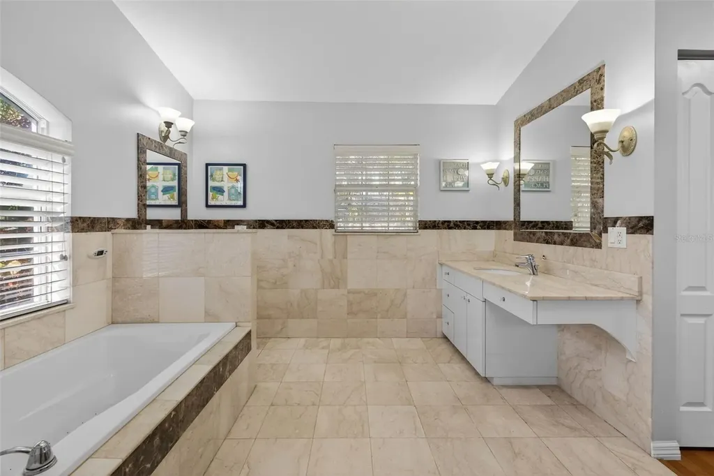 5676 Beneva Woods Circle Sarasota FL 34233