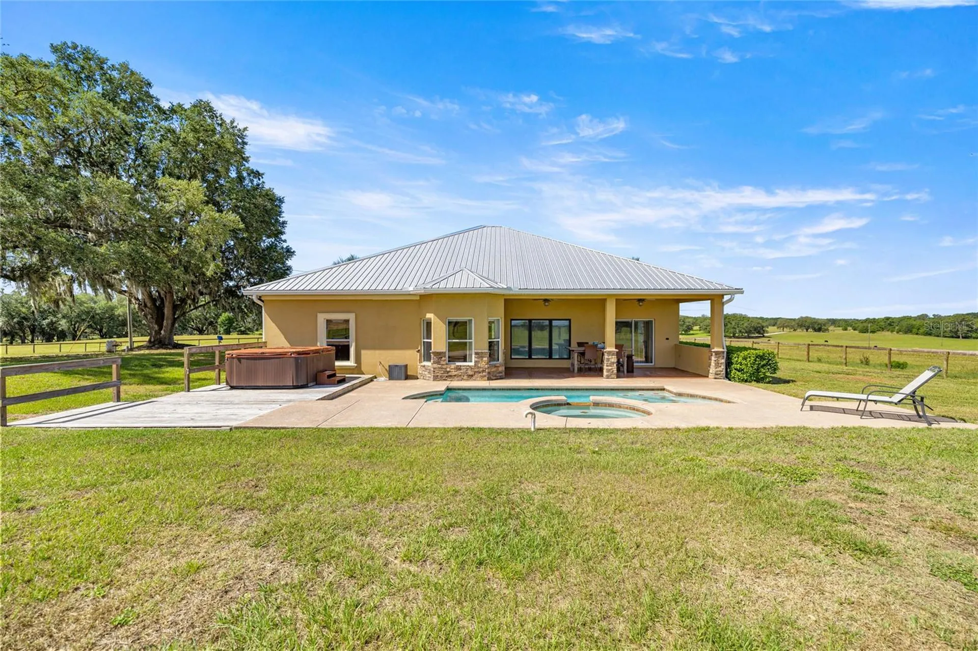 20551 SE 80th Street Morriston FL 32668