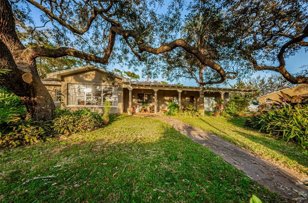 330 N Spring Boulevard Tarpon Springs FL 34689