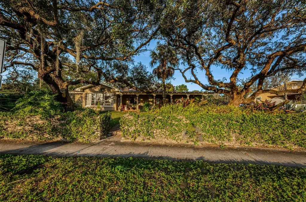 330 N Spring Boulevard Tarpon Springs FL 34689