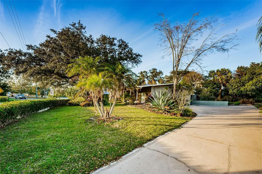 330 N Spring Boulevard Tarpon Springs FL 34689