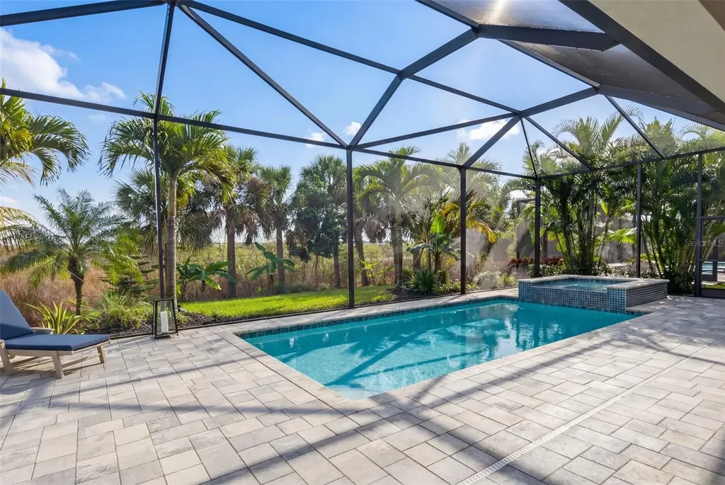 8280 Redonda Loop Lakewood Ranch FL 34202