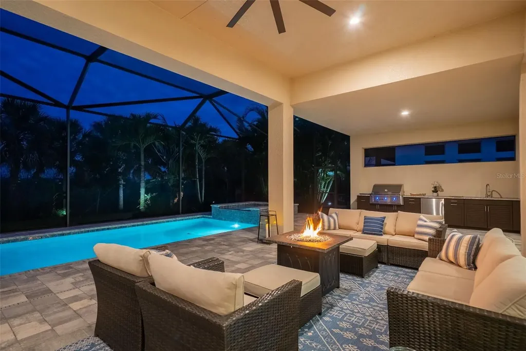 8280 Redonda Loop Lakewood Ranch FL 34202