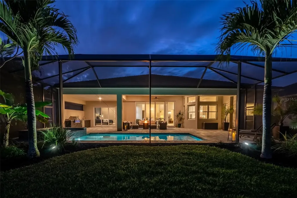 8280 Redonda Loop Lakewood Ranch FL 34202