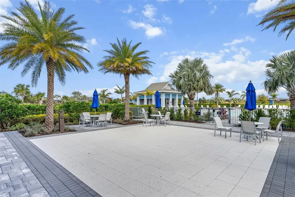 8280 Redonda Loop Lakewood Ranch FL 34202