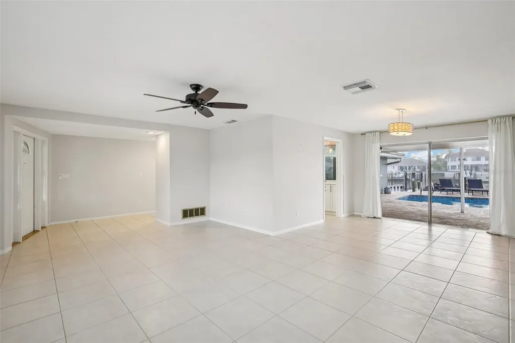 2180 Dolphin Boulevard S St Petersburg FL 33707