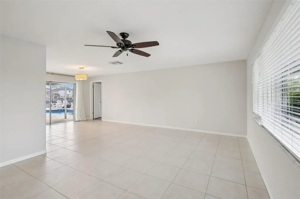 2180 Dolphin Boulevard S St Petersburg FL 33707