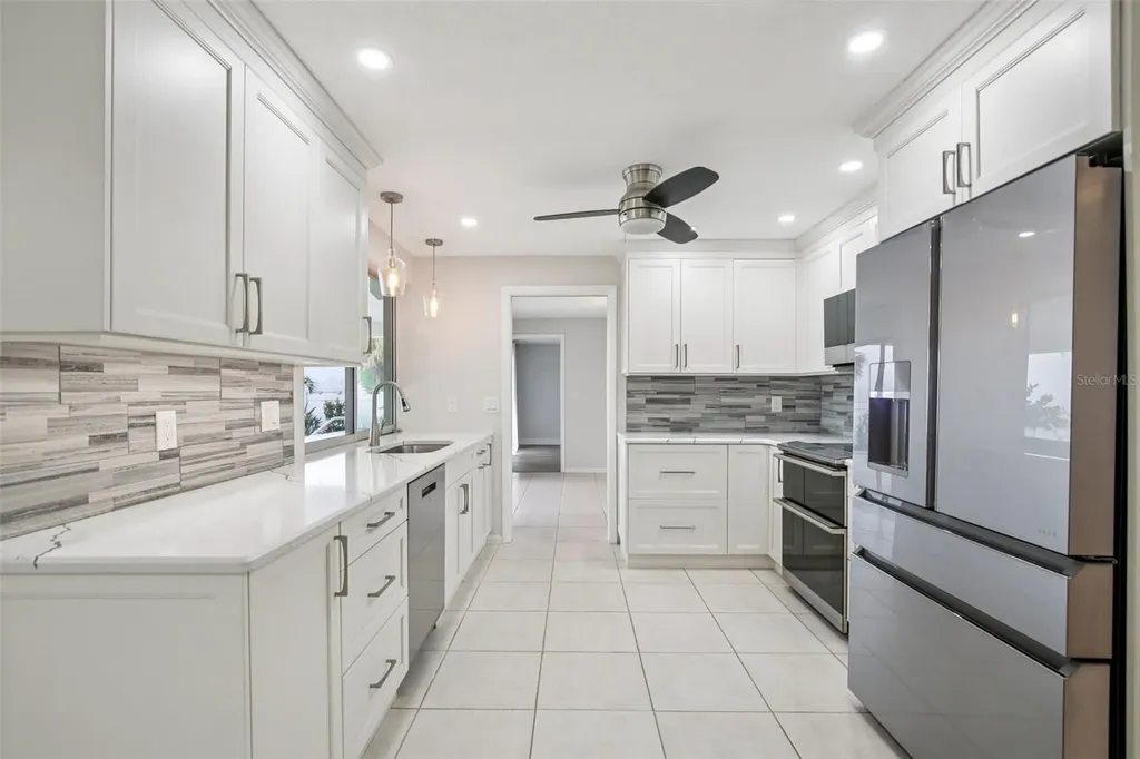 2180 Dolphin Boulevard S St Petersburg FL 33707