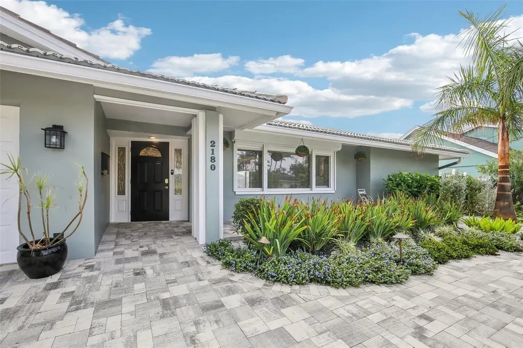 2180 Dolphin Boulevard S St Petersburg FL 33707