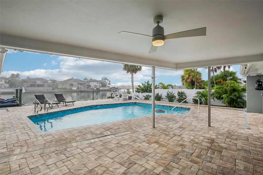 2180 Dolphin Boulevard S St Petersburg FL 33707