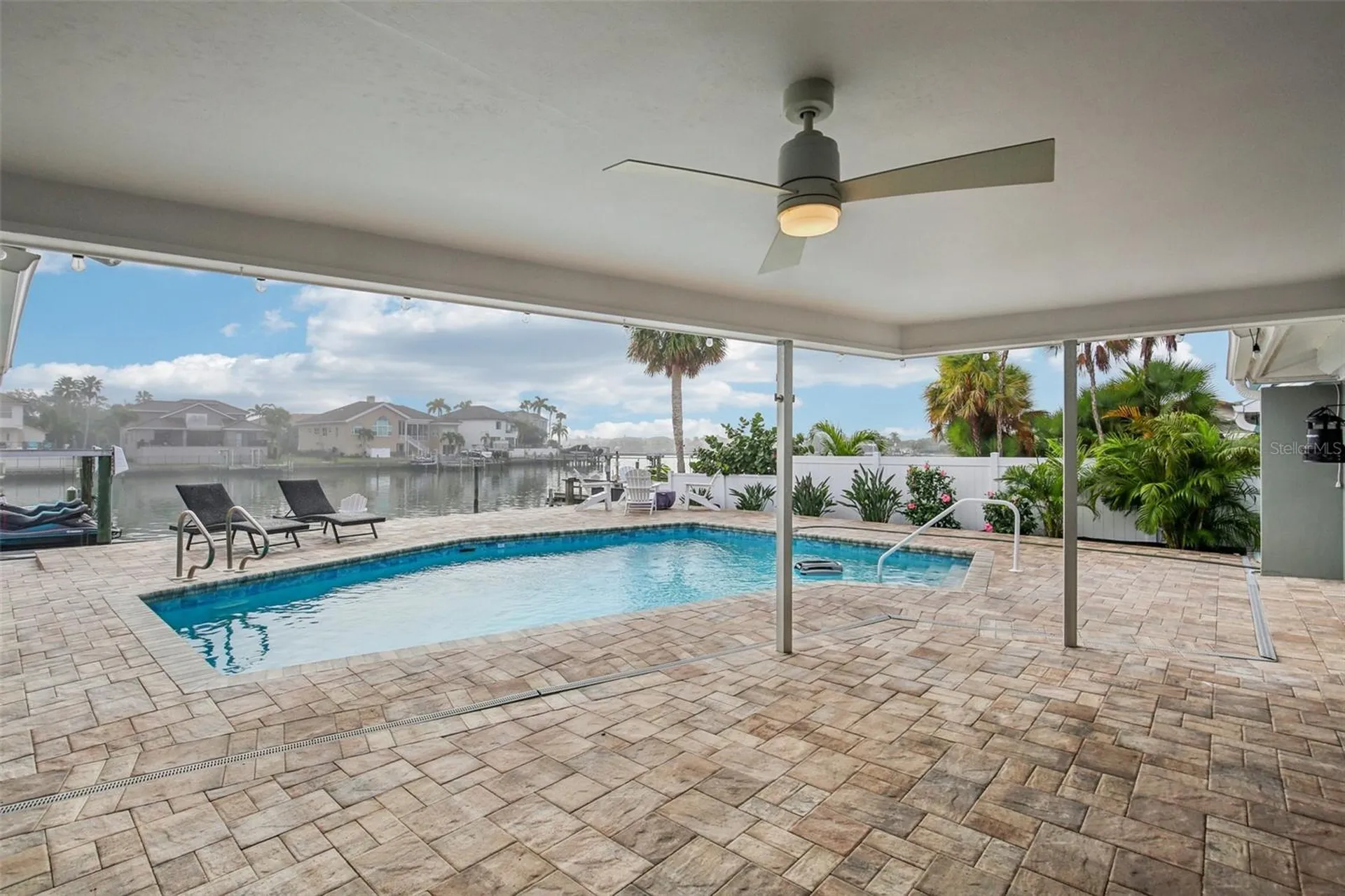 2180 Dolphin Boulevard S St Petersburg FL 33707