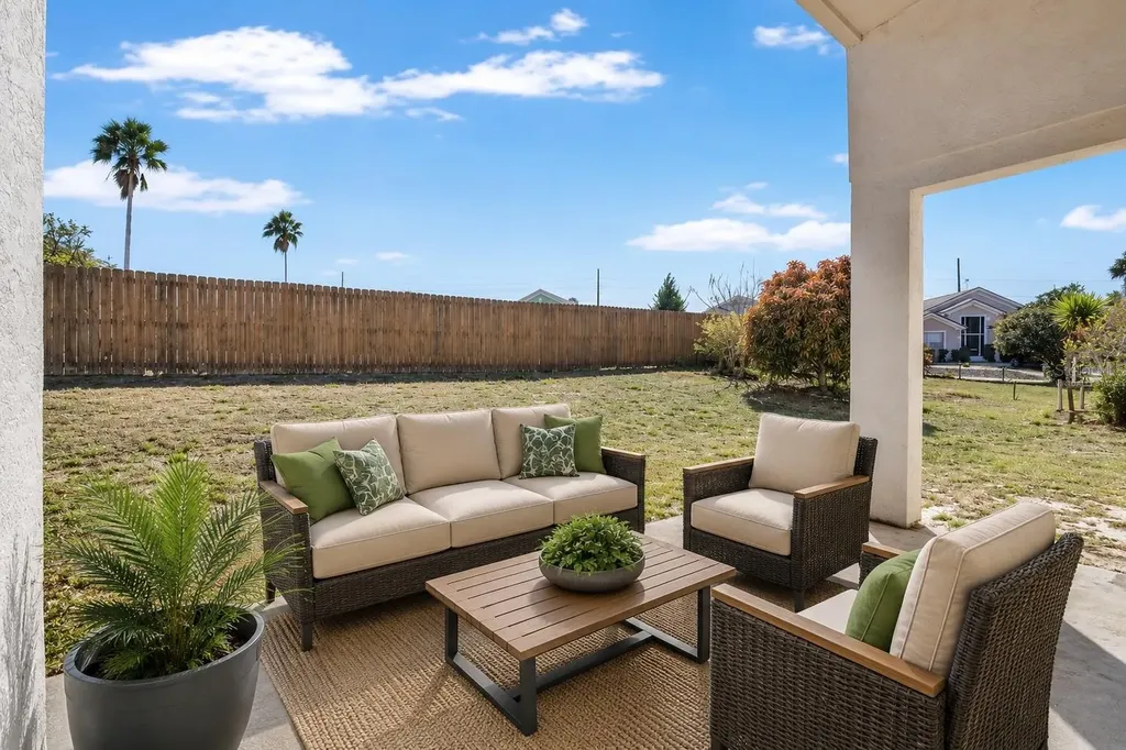 348 Sir Phillips Drive Davenport FL 33837