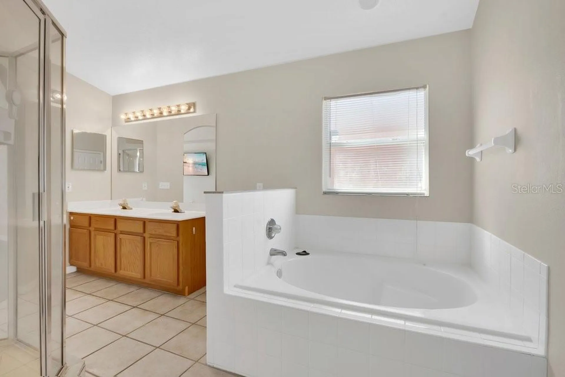 348 Sir Phillips Drive Davenport FL 33837