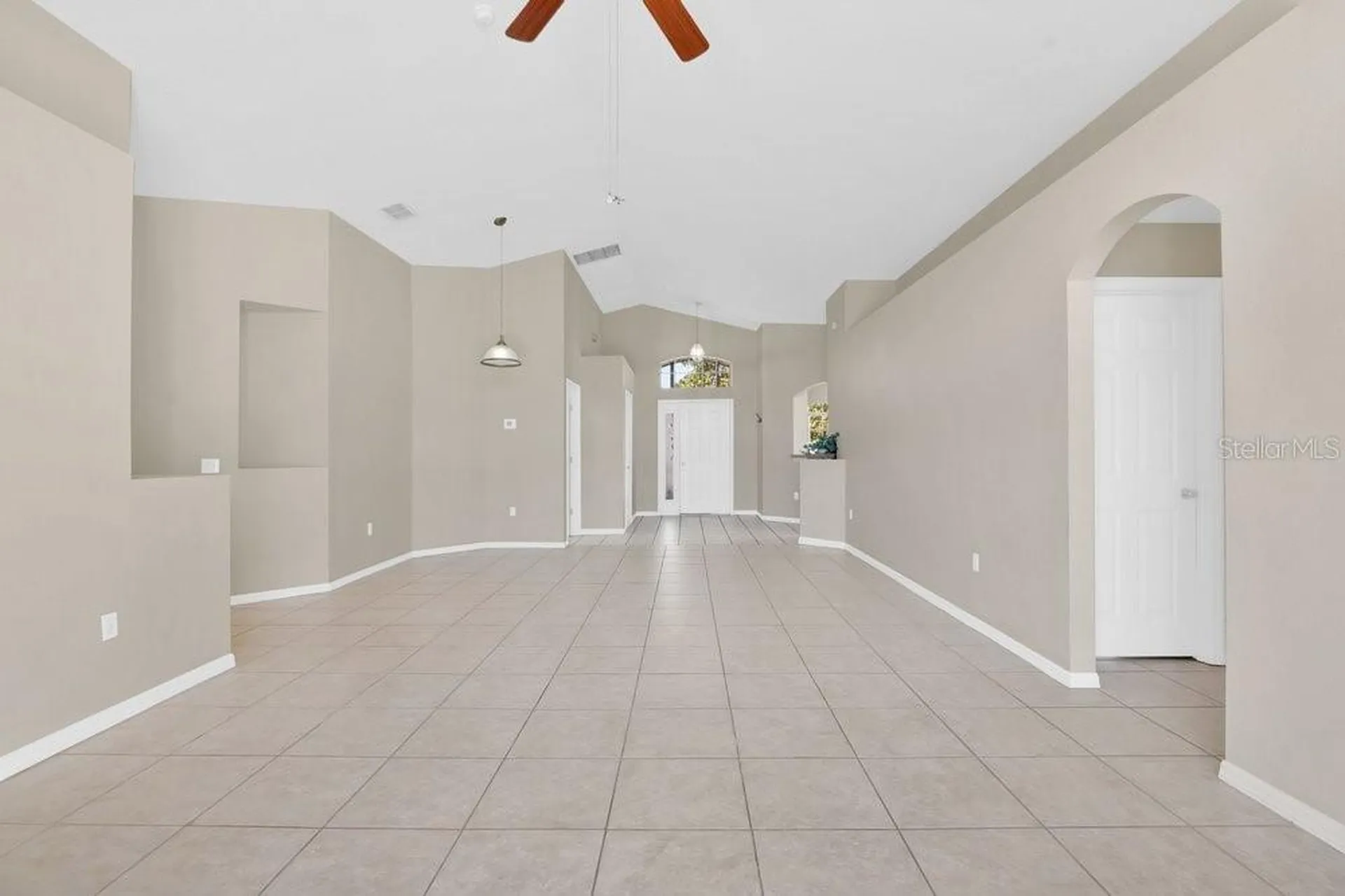 348 Sir Phillips Drive Davenport FL 33837