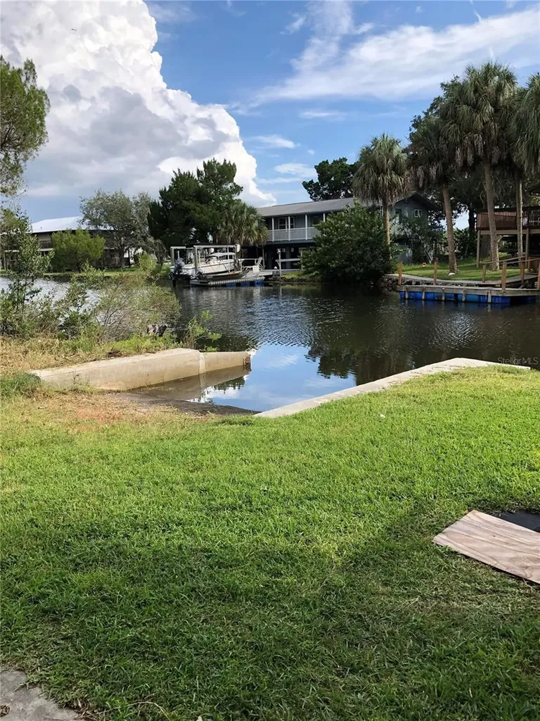 12108 W Gulf Breeze Court Crystal River FL 34429