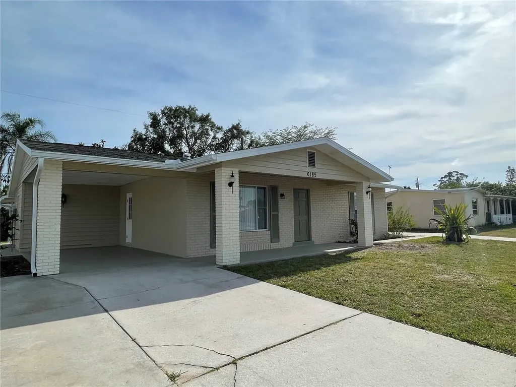 6185 Deming Avenue North Port FL 34287