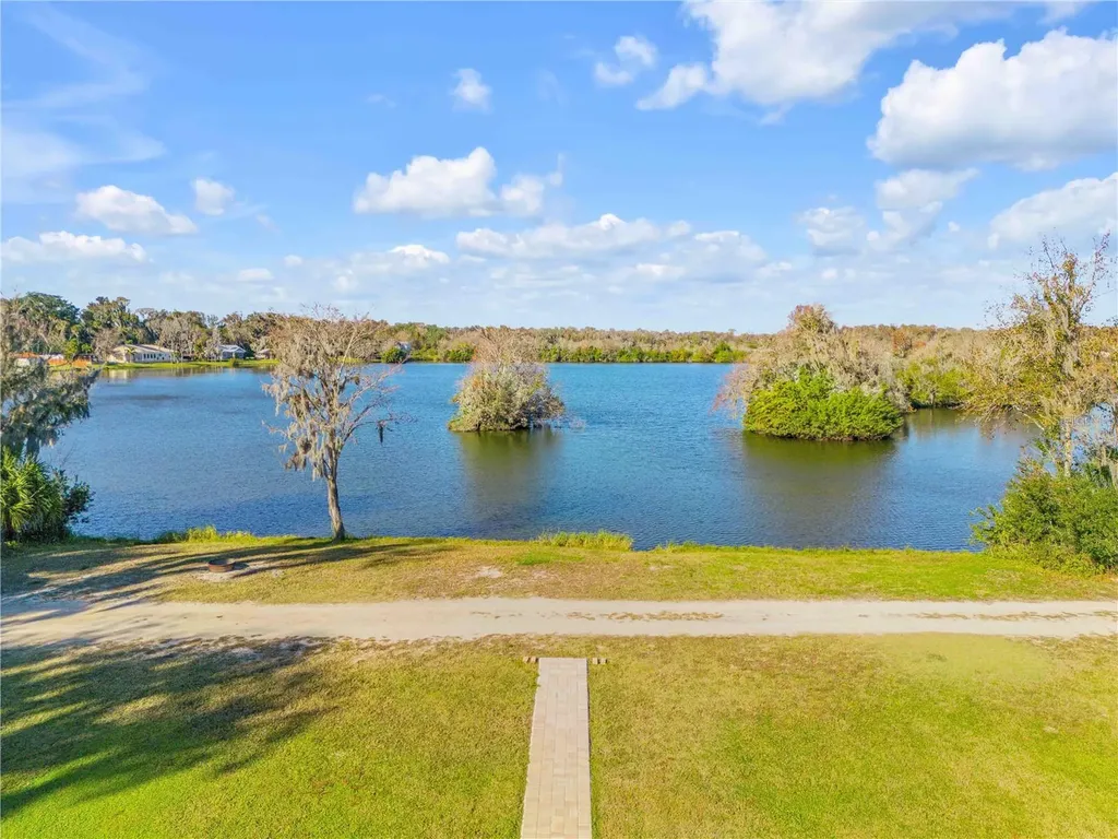 2760 Pearl Lake Trail New Smyrna Beach FL 32168