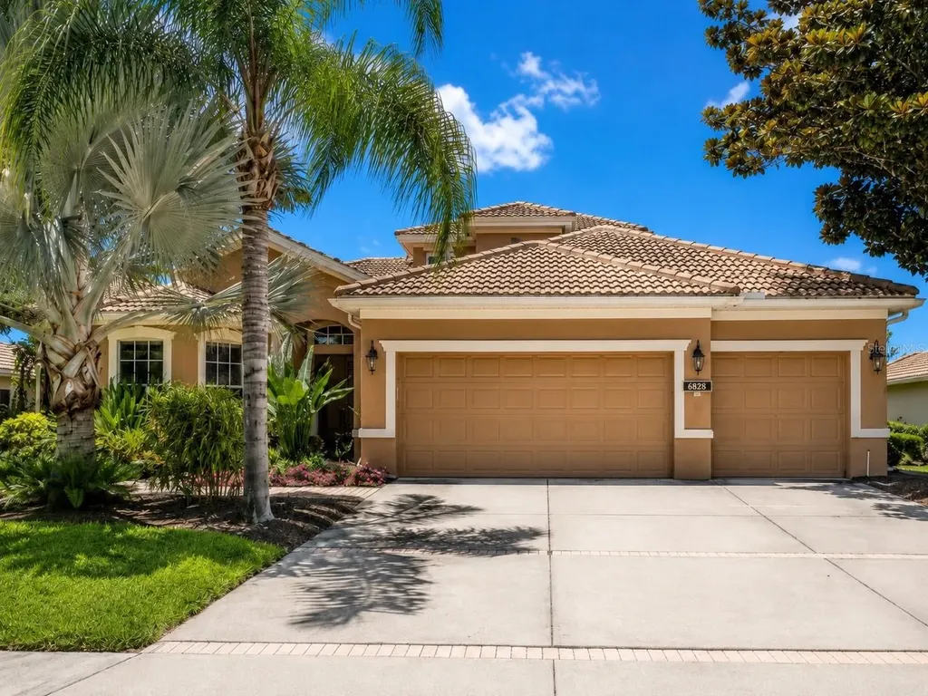 6828 Honeysuckle Trail Lakewood Ranch FL 34202