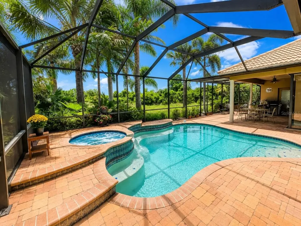 6828 Honeysuckle Trail Lakewood Ranch FL 34202