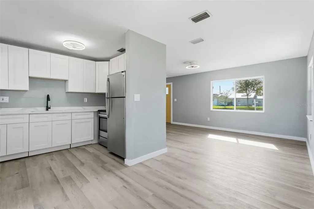 201 83rd Avenue N St Petersburg FL 33702