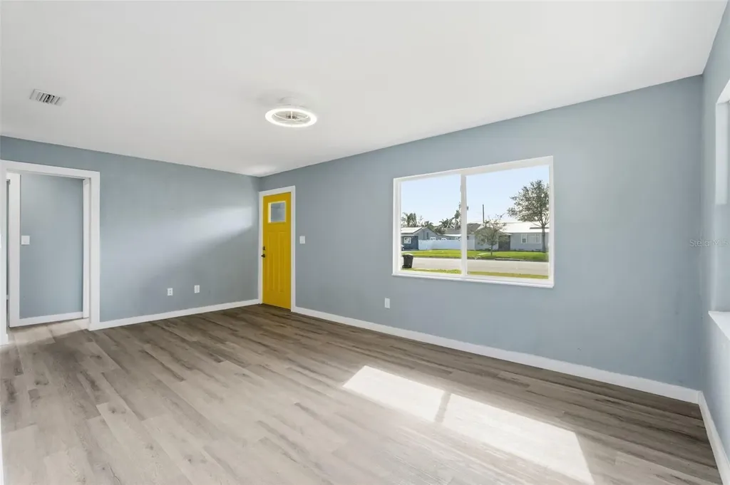 201 83rd Avenue N St Petersburg FL 33702