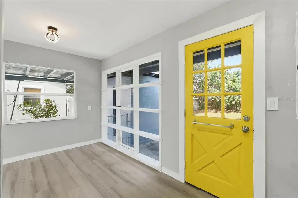 201 83rd Avenue N St Petersburg FL 33702