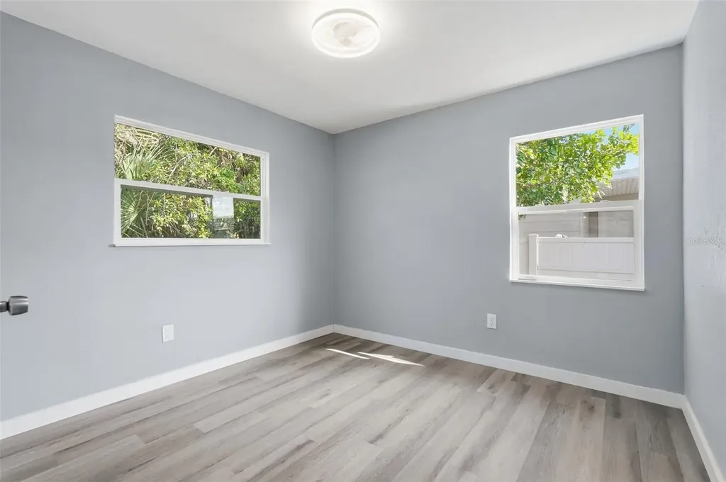 201 83rd Avenue N St Petersburg FL 33702