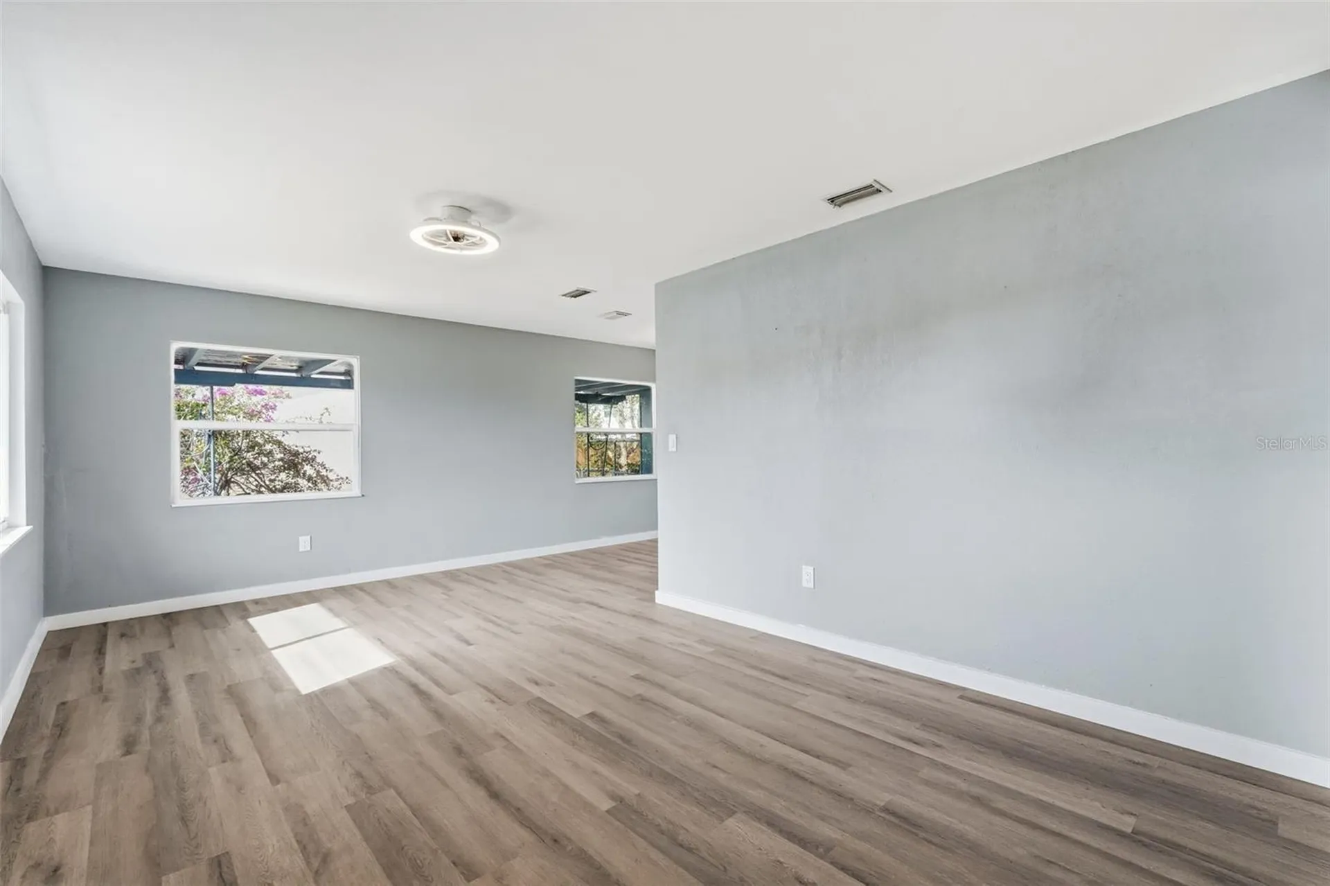 201 83rd Avenue N St Petersburg FL 33702