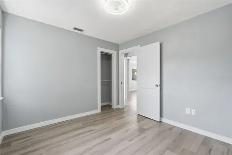 201 83rd Avenue N St Petersburg FL 33702