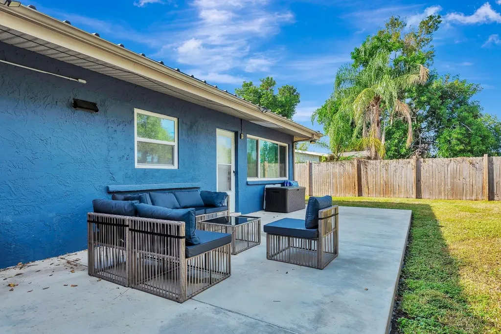 2127 Lee Lane Sarasota FL 34231