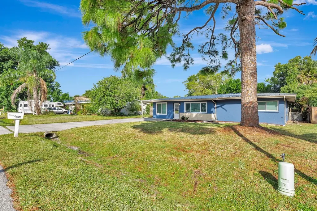 2127 Lee Lane Sarasota FL 34231