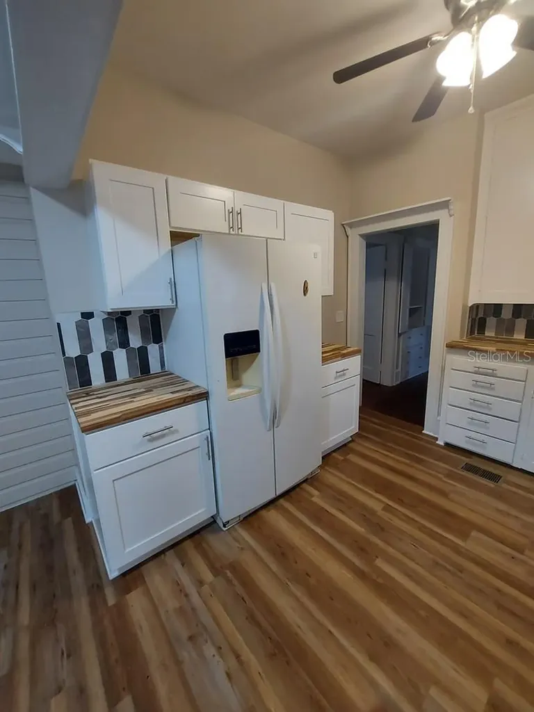 616 W Howry Avenue Deland FL 32720