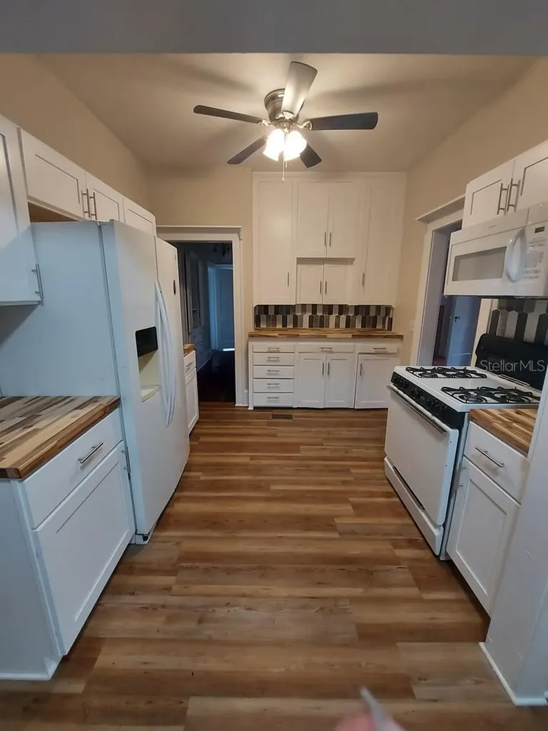 616 W Howry Avenue Deland FL 32720