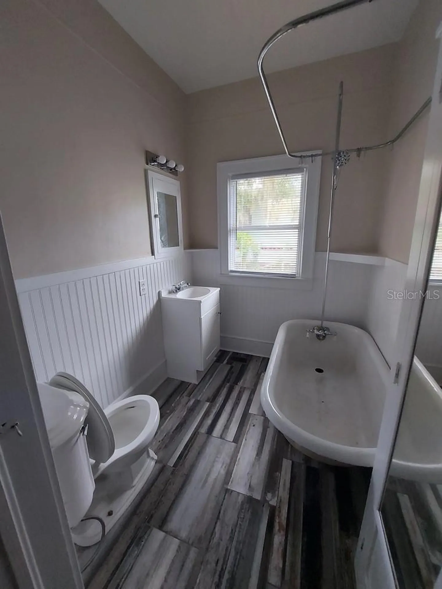 616 W Howry Avenue Deland FL 32720