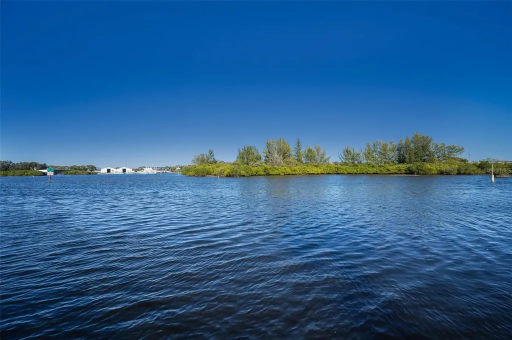 800 Chesapeake Drive Tarpon Springs FL 34689