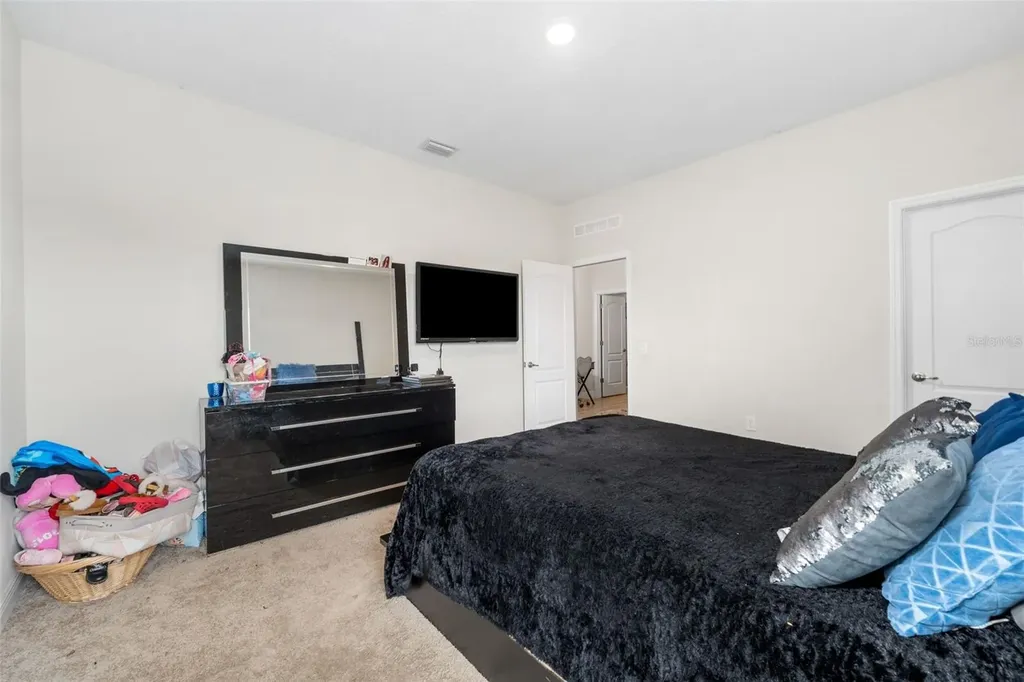 5615 SW 215th Terrace Newberry FL 32669