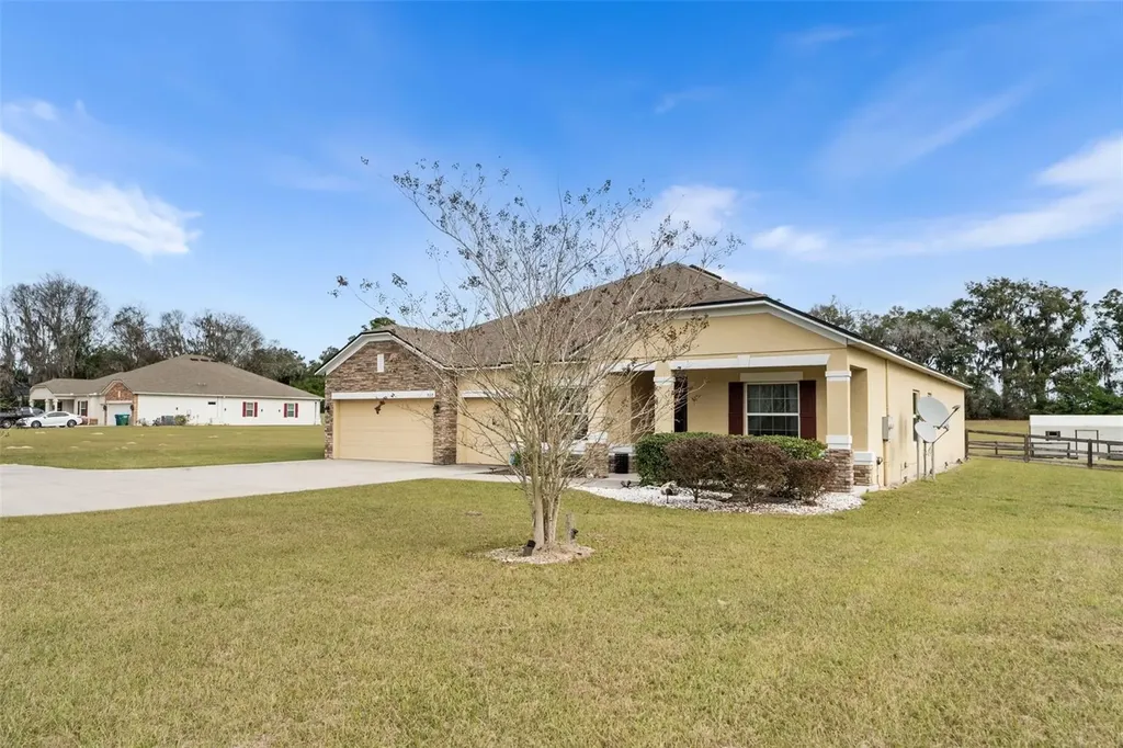 5615 SW 215th Terrace Newberry FL 32669
