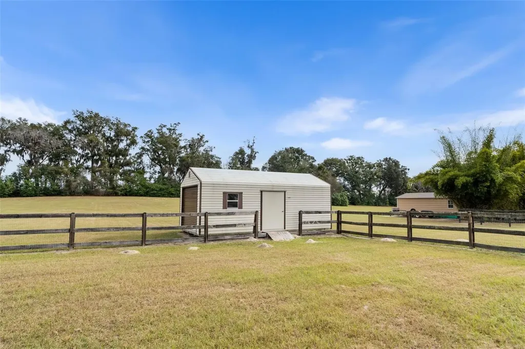 5615 SW 215th Terrace Newberry FL 32669